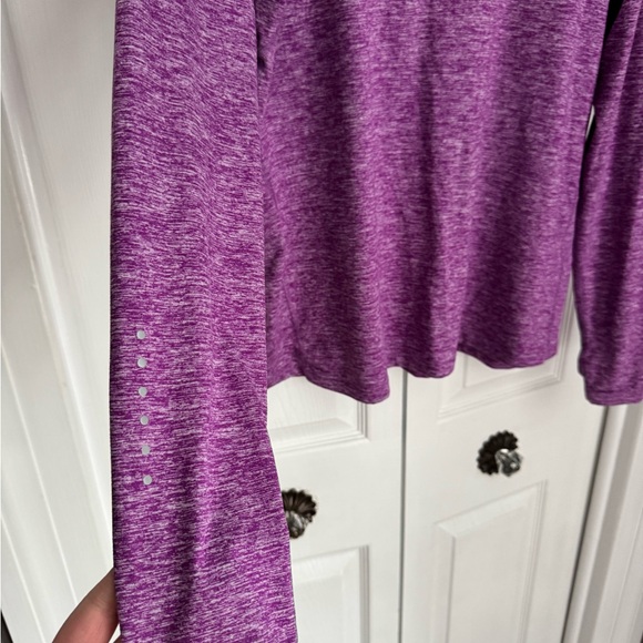 Nike dri fit top - Picture 2 of 4